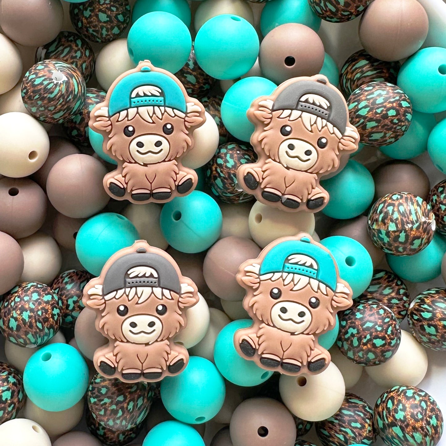 24/48Pcs Assorted Beads, Highland Cow Focal & 15mm Beads