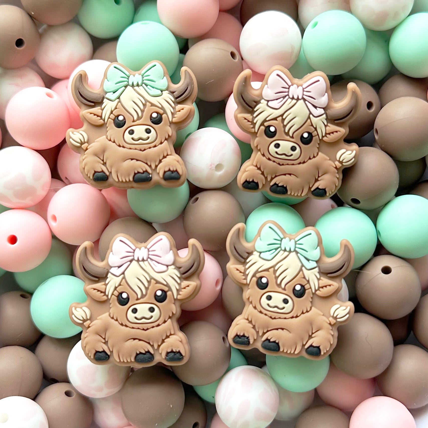 24/48Pcs Assorted Beads, Bowknot Highland Cow Focal & 15mm Silicone Beads